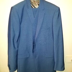 42L Stacy Adams 3 piece Light Blue Suit